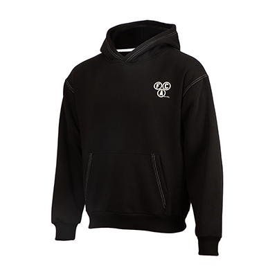 Schwarzer Hoodie mit kleinem Brustlogo.