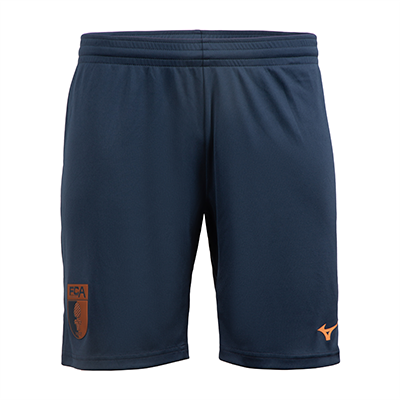 Dunkelblaue Shorts mit FCA-Wappen.