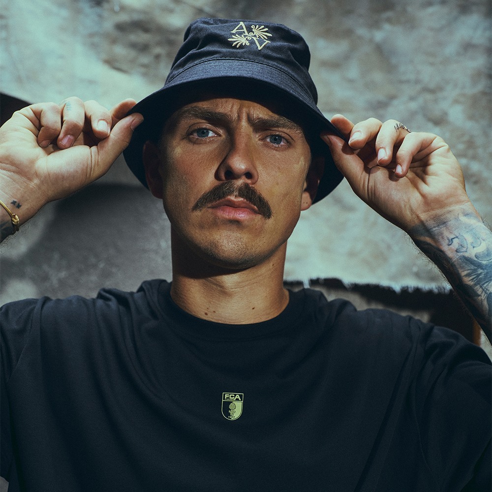 Buckethat_3.jpg