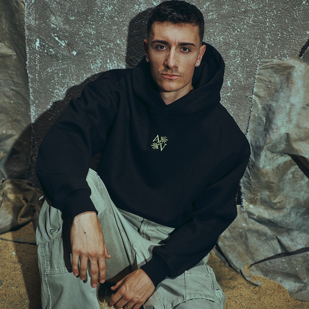 Hoodie_AV_4.jpg
