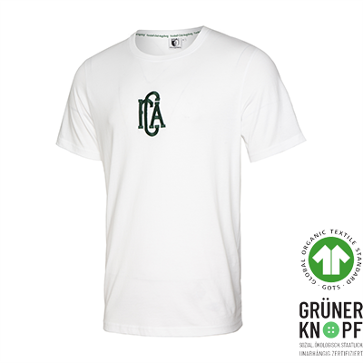 Weißes T-Shirt mit einem zentral auf die Brust gestickten, dunkelgrünen FCA Retro-Wappen