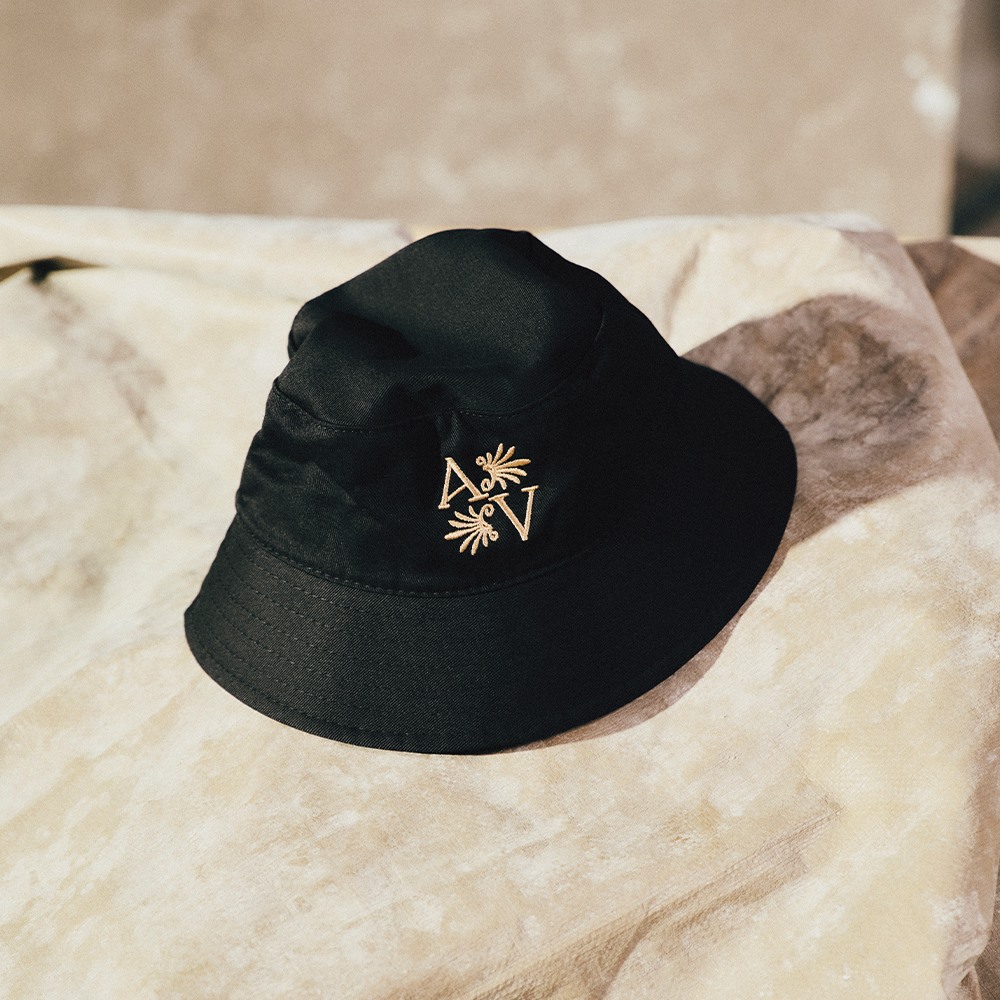 Buckethat_2.jpg