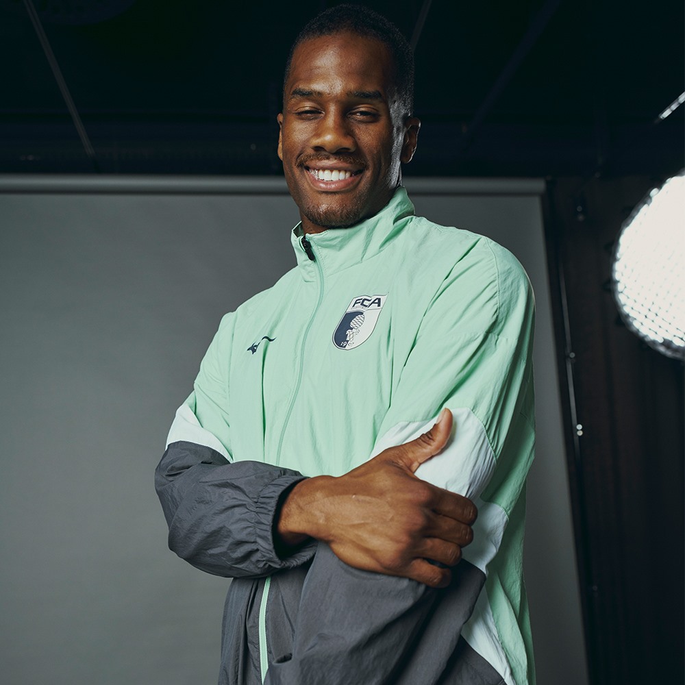 tracksuit3.jpg