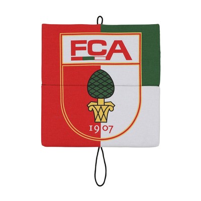 FCA Sitzkissen in rot-grün-weiß mit farbigem FCA Wappen in der Mitte 